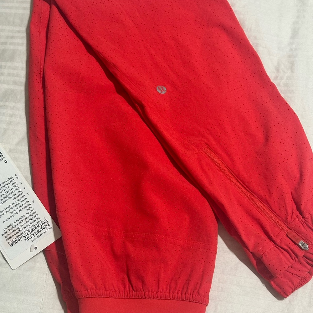 Lululemon Red Adapted state perforated jogger sz 0 - Picture 8 of 9
